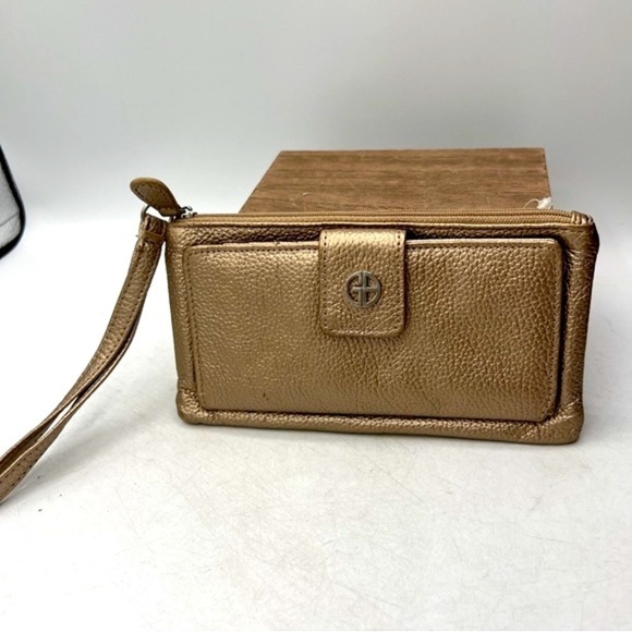 Giani Bernini Handbags - Giani Bernini Metallic Gold Genuine Leather Zip Pocketed Clutch Wristlet Wallet